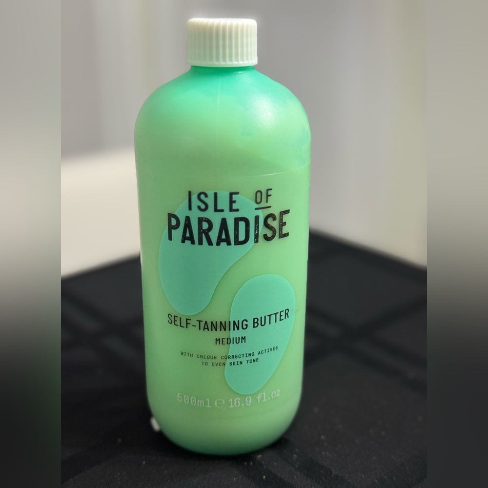 Isle of Paradise Self-Tanning Butter in Shade Medium